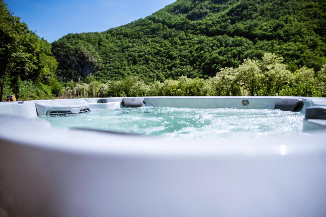 Agriturismo Le Due Querce 세레토디스폴레토 외부 사진